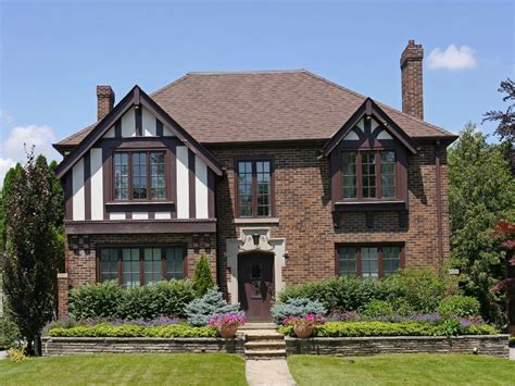 pictures of tudor style houses